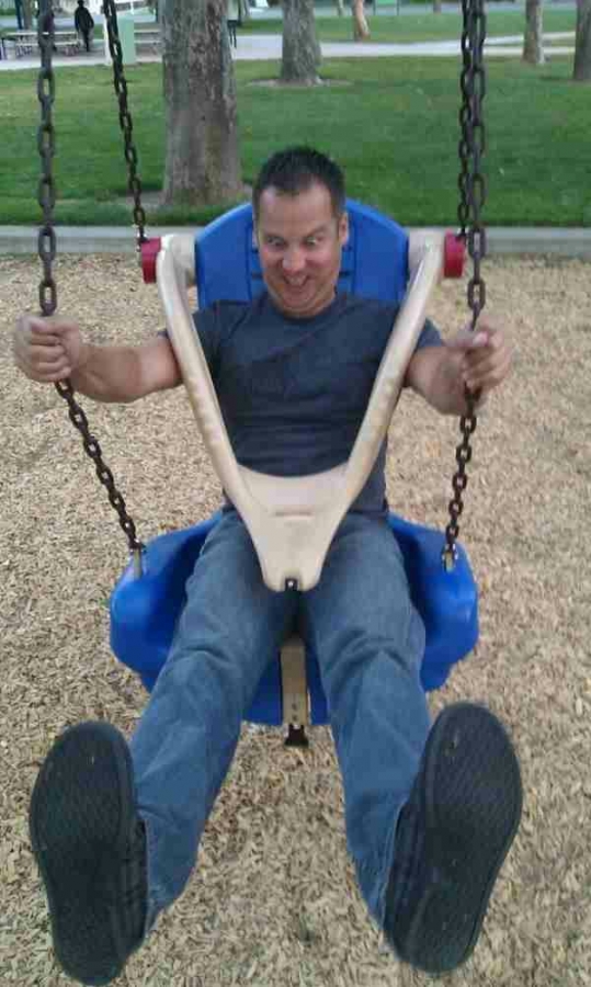 insert clever or funny descriptions to pics