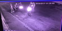 Victim of a robbery opens fire