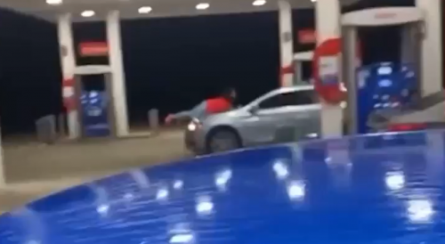 Memphis: woman clinging to hood, pleading with car thief