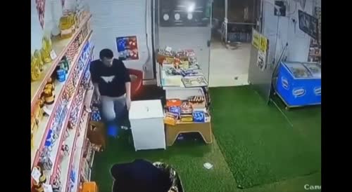 A midget stole a pack of cookies