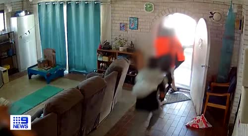 Australia: A man has fought off knife-wielding intruders