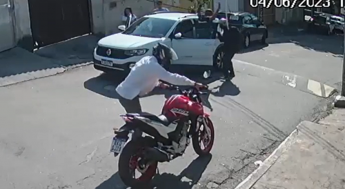 Family Carjacked By Armed Thugs