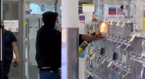 Brazen Shoplifting In Queens