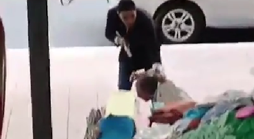 Epileptic Woman Films Violent Robbery Outside Shopping Center in Ecuador