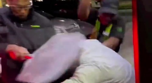 Crackhead gets Beat Up at 7eleven