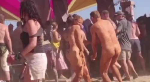 couple enjoying the party