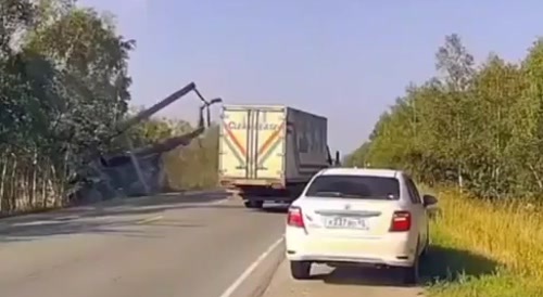 Russian Military Helicopter Runs Out of Fuel